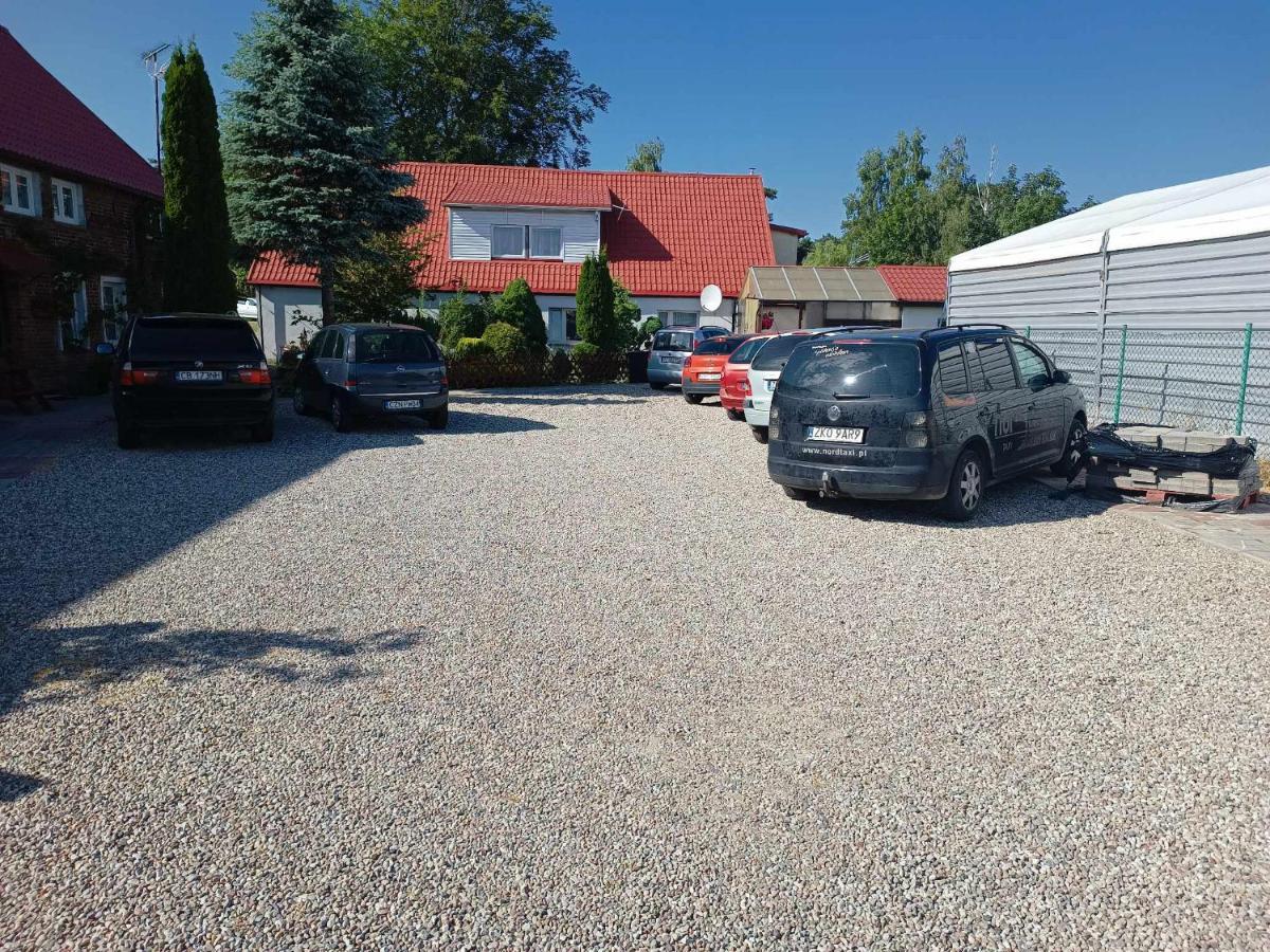 Czerwony Dom Hotell Mielno  Eksteriør bilde